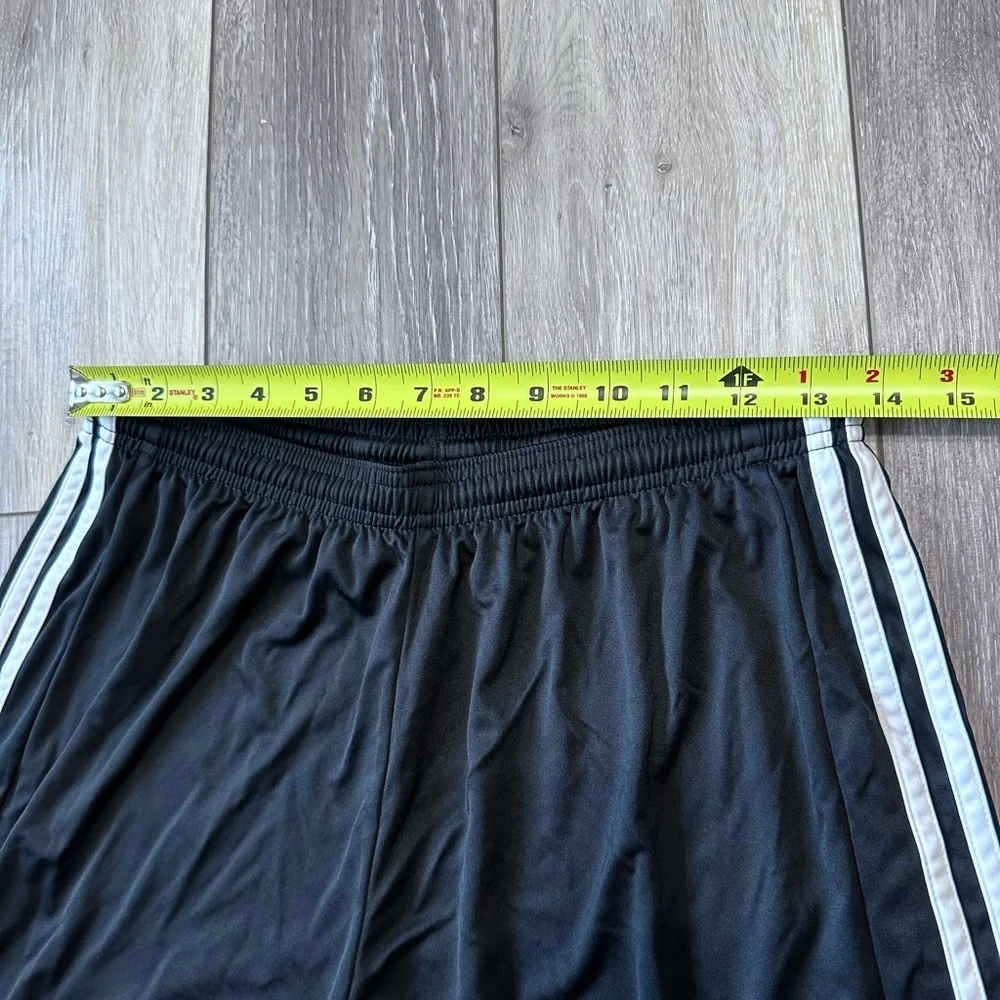 🖤 men’s adidas 2 strap shorts size please check the measurements.